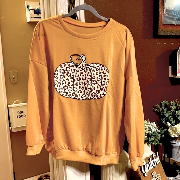 Pullover - Picture 1 of 2